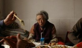 老奶奶爆料唐山视频,老奶奶亲述惊心动魄一幕