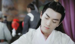 爆料十月初古装男明星视频,华丽服饰下的魅力瞬间